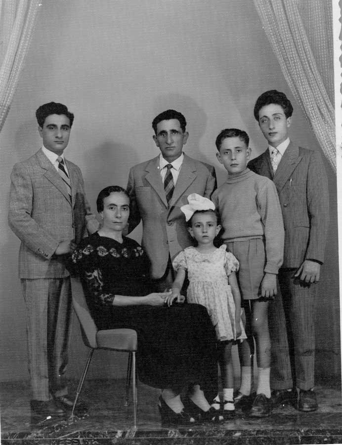 Veduta Foto Famiglia De Salvo Masculari Foto Antiche Famiglie